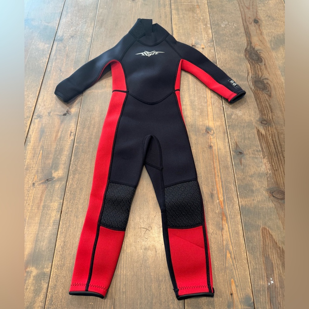 SeaSkin Wet Suits 3MM Boy’s Long Sleeve Neoprene Swim Suit Black & Red Zip Up 2